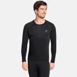 Odlo M Top Crew Neck L/S Performance Light -Winter Sportswear 188142 15000 Model Front Crop