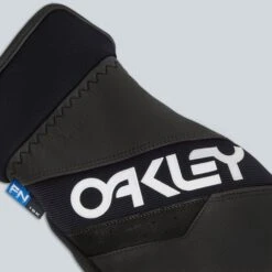Oakley Factory Winter Mittens 2.0 -Winter Sportswear FOS900523 02E dtl1